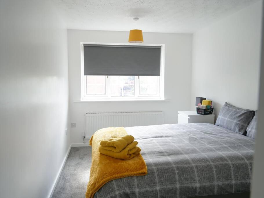Cosy Four Bed Property With En-Suite Near To Nec Birmingham Airport And The City Exterior foto